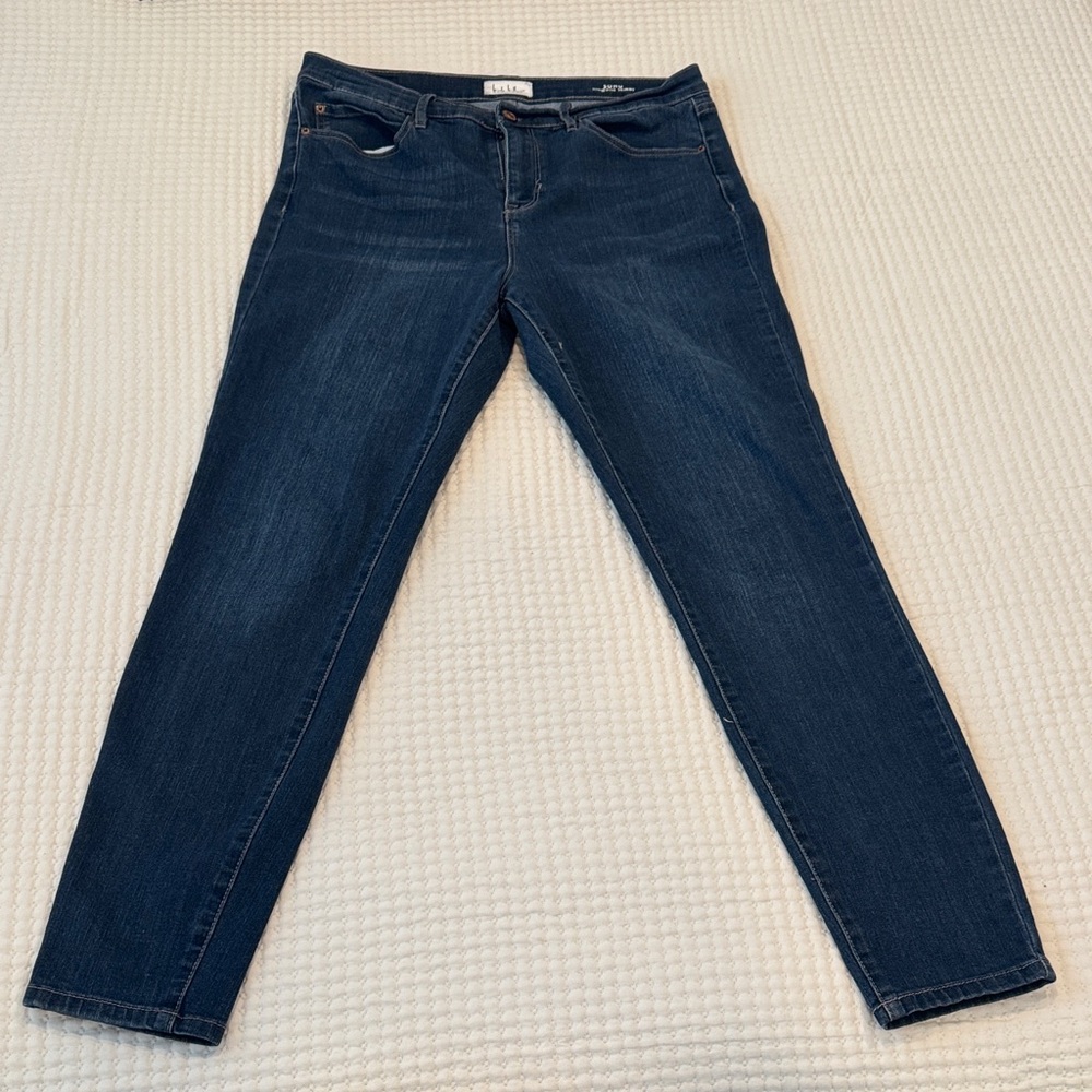 Nicole Miller Dark Indigo Skinny Jeans #bluejeans #niceass